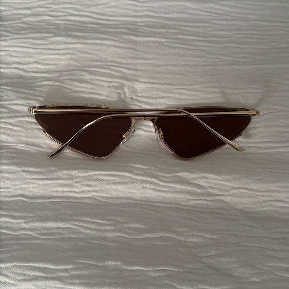 GOLD TRIANGLE NORDSTROM
SUNGLASSES - Picture 3 of 4